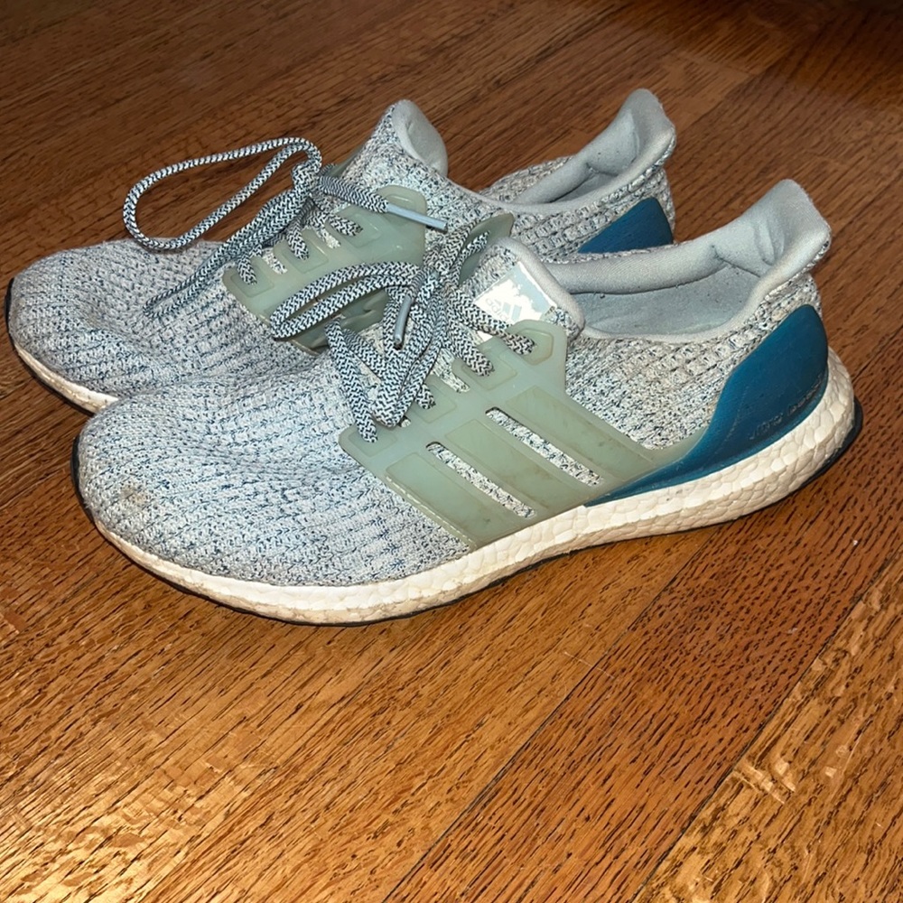 Adidas tennis shoes